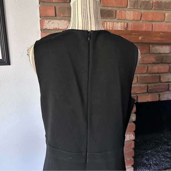 St. John Colorblock Knit Sleeveless Sheath Dress Black Taupe Sz 14 - Picture 7 of 9
